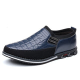New 2022 Men Casual Shoes Black Leather Loafers Stitching Small Diamond Beads Breathable Male Footwear Slip-on Zapatos De Hombre
