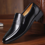 New Fashion Leather Shoes Men Footwear Flat Mens Casual Shoes Black Brand Male Footwear Slip-on Man Business Shoes A2766